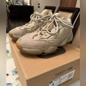 Yeezy adidas 500, size 4 (EU5)